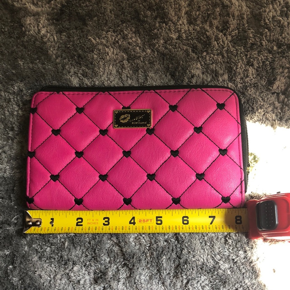 Wallet Betsy Johnson